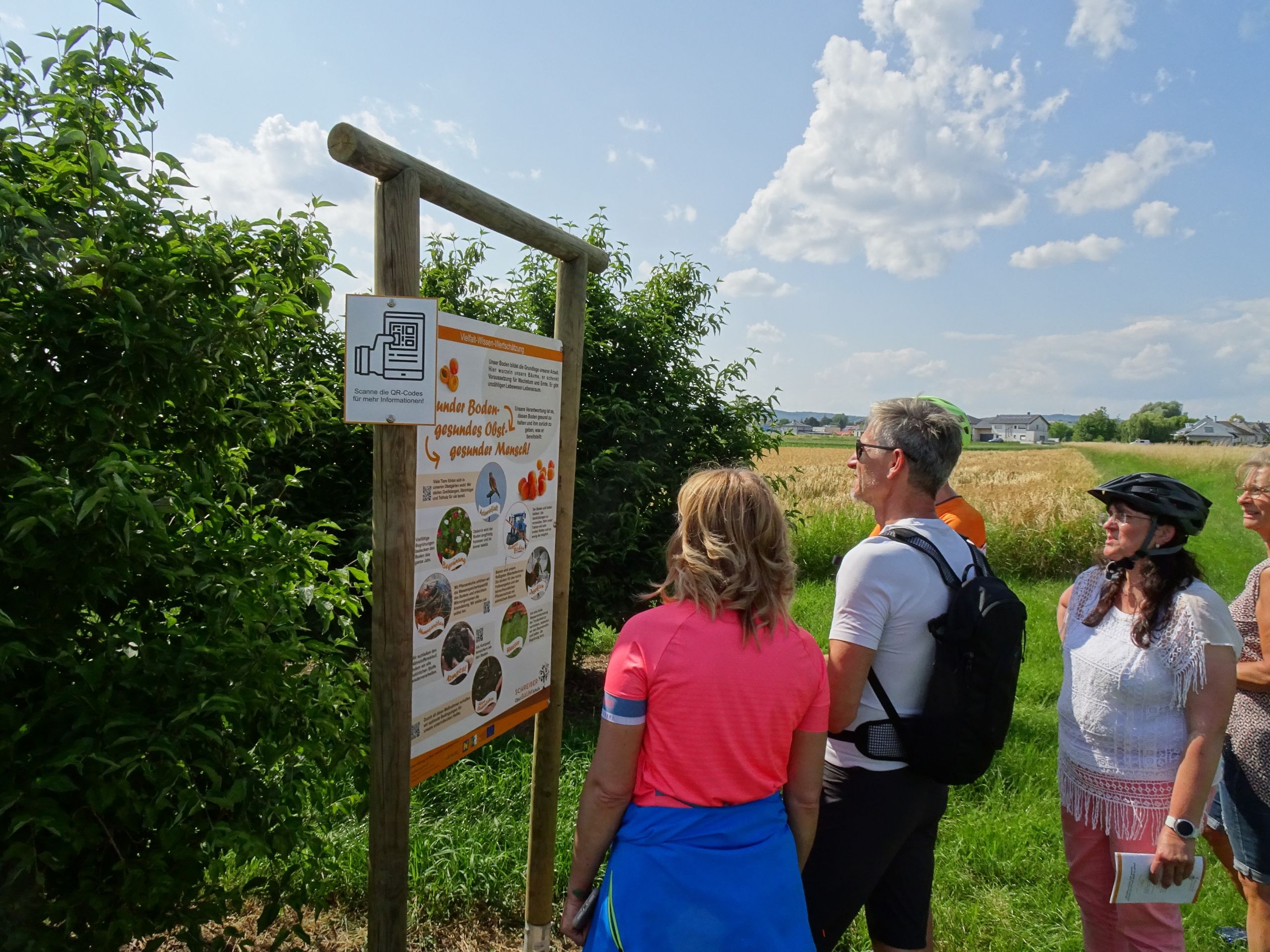 Marillenpfad Obstbaumschule Schreiber Poysdorf Weinviertel Schüler