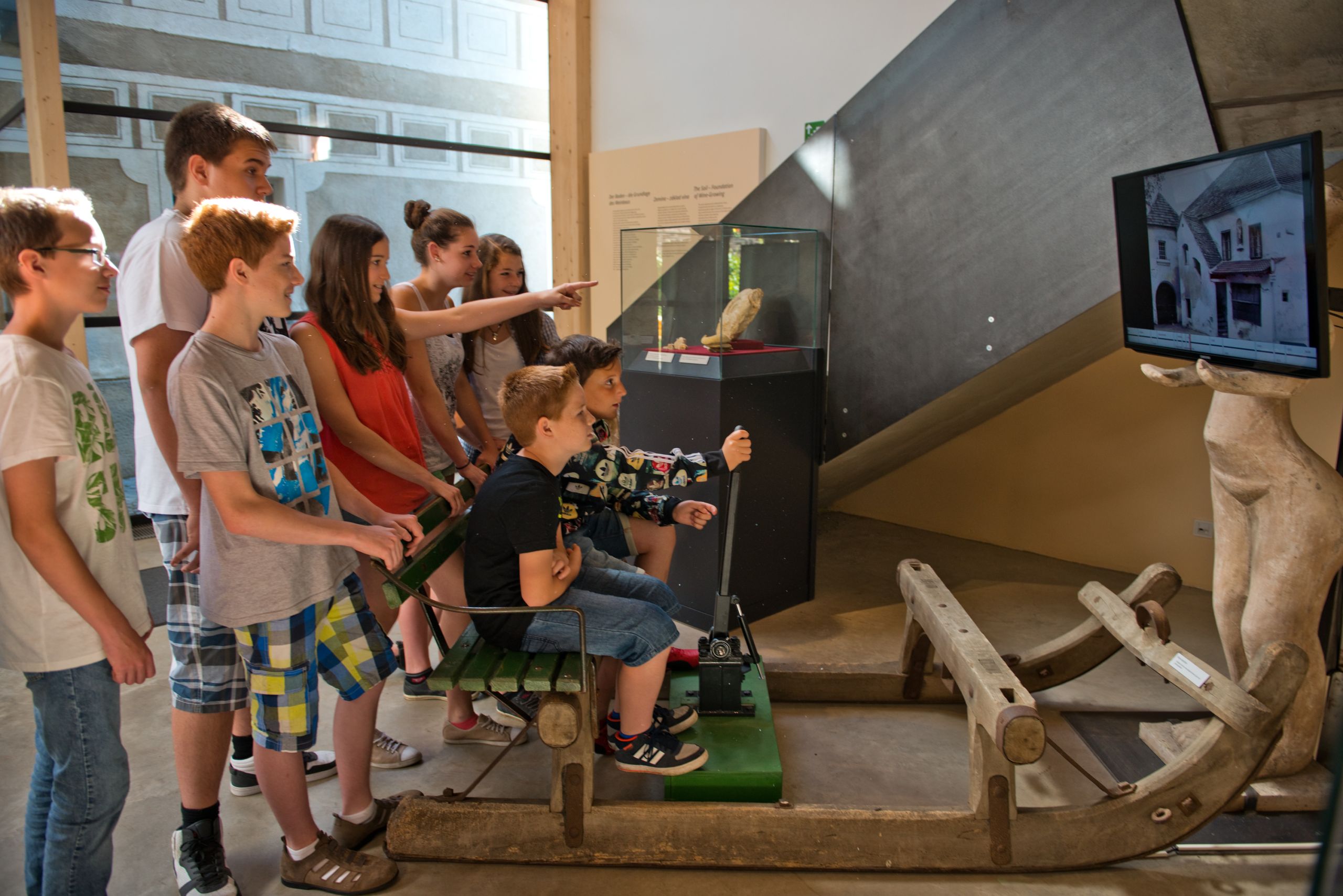 Kinder Schulprogramm Museum WEIN+TRAUBEN Welt Zeitreisemaschine Poysdorf_Loizenbauer