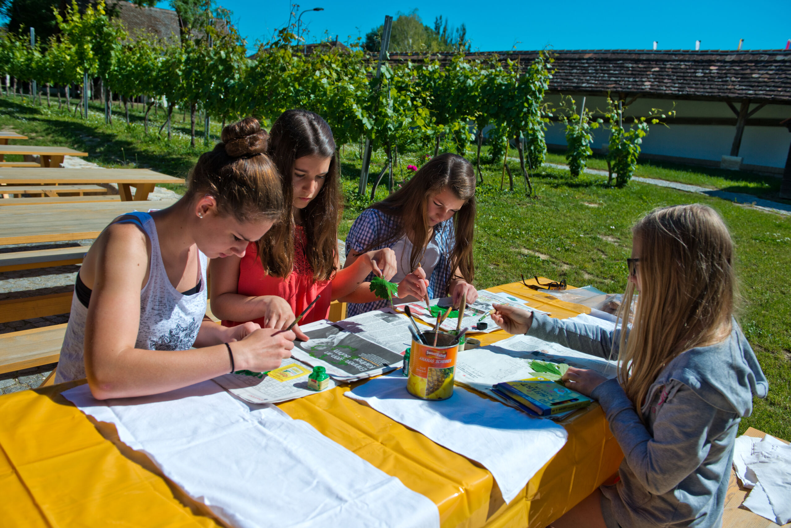 Kinder Schulprogramm Zeichnen Geburtstagsfeier Museum WEIN+TRAUBEN Welt_Loizenbauer